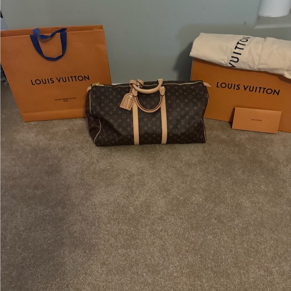 Louis Vuitton Monogram Canvas Travel Bag with Natural Vachetta Trim - Picture 4 of 4